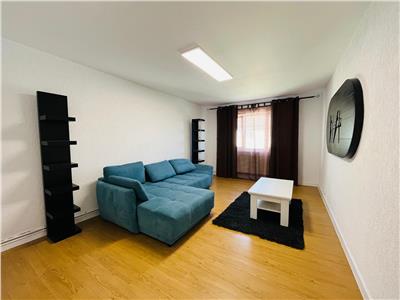 De inchiriat apartament complet renovat cu 2 camere decomandate balcon si pivnita zona Strand din Sibiu