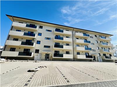 De vanzare apartament/spatiu comercial cu 3 camere si parcare zona Doamna Stanca