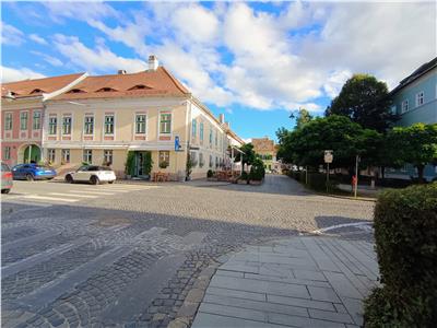 De inchiriat spatiu comercial cu vad si intrare din strada in Centrul Istoric din Sibiu