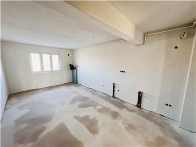 De vanzare apartament cu 2 camere decomandate si balcon amplasat la etajul 2 in zona Lazaret din Sibiu